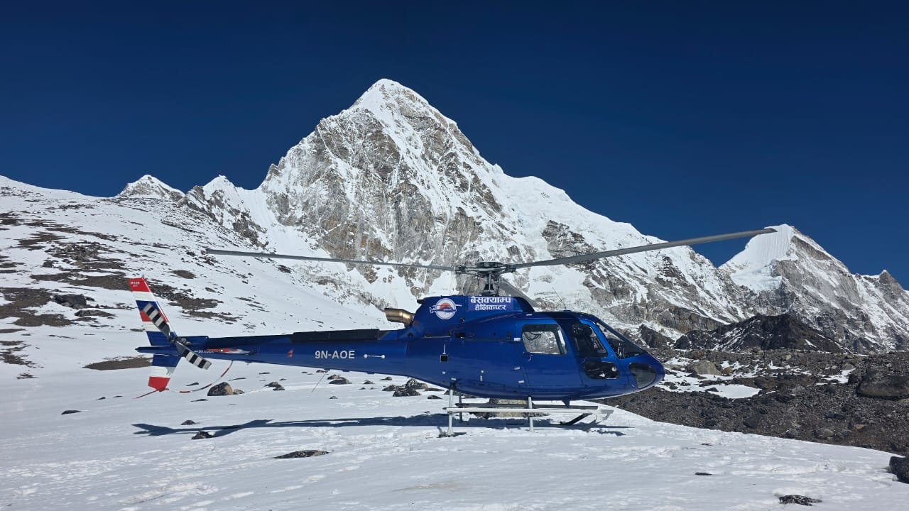 Basecamp Helicopter - Everest Tour